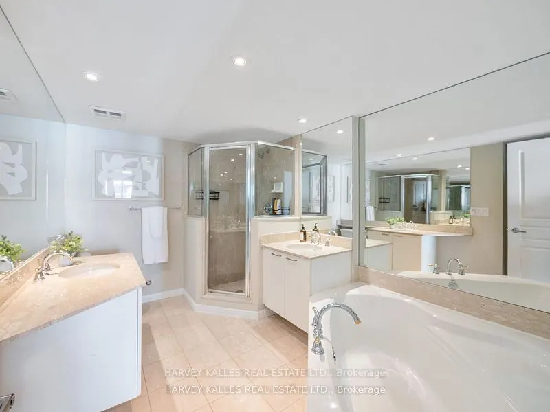 140 Simcoe Street, #1309