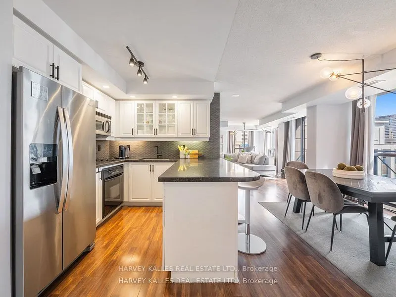 140 Simcoe Street, #1309