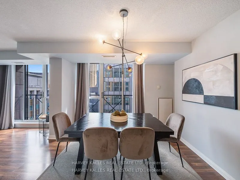 140 Simcoe Street, #1309