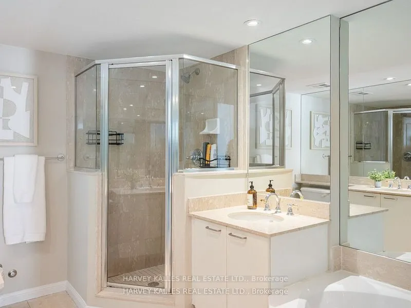 140 Simcoe Street, #1309