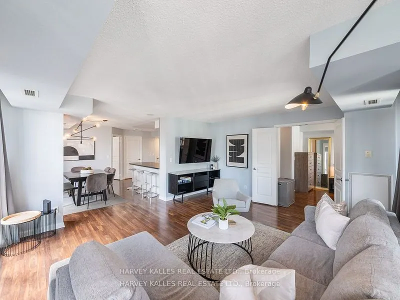 140 Simcoe Street, #1309