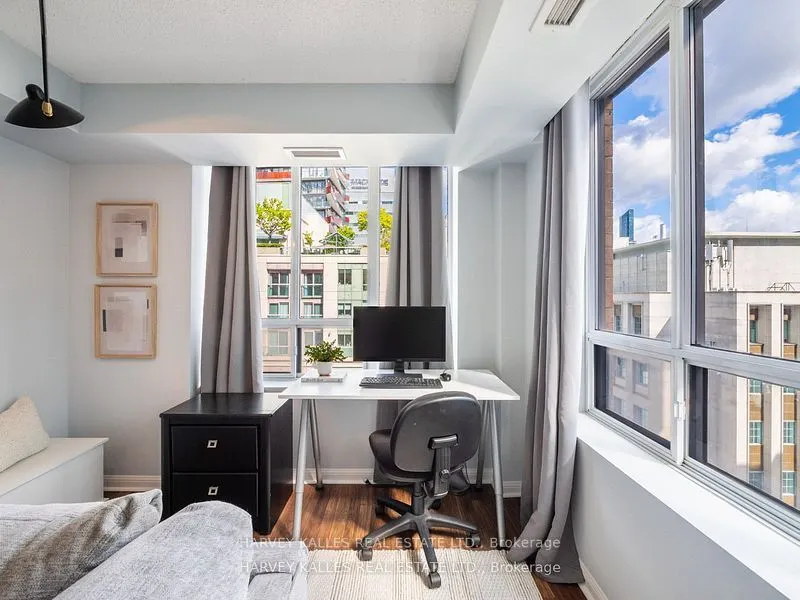 140 Simcoe Street, #1309