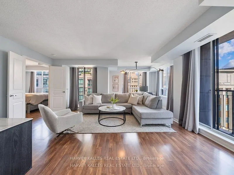 140 Simcoe Street, #1309