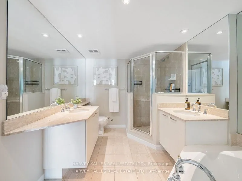 140 Simcoe Street, #1309