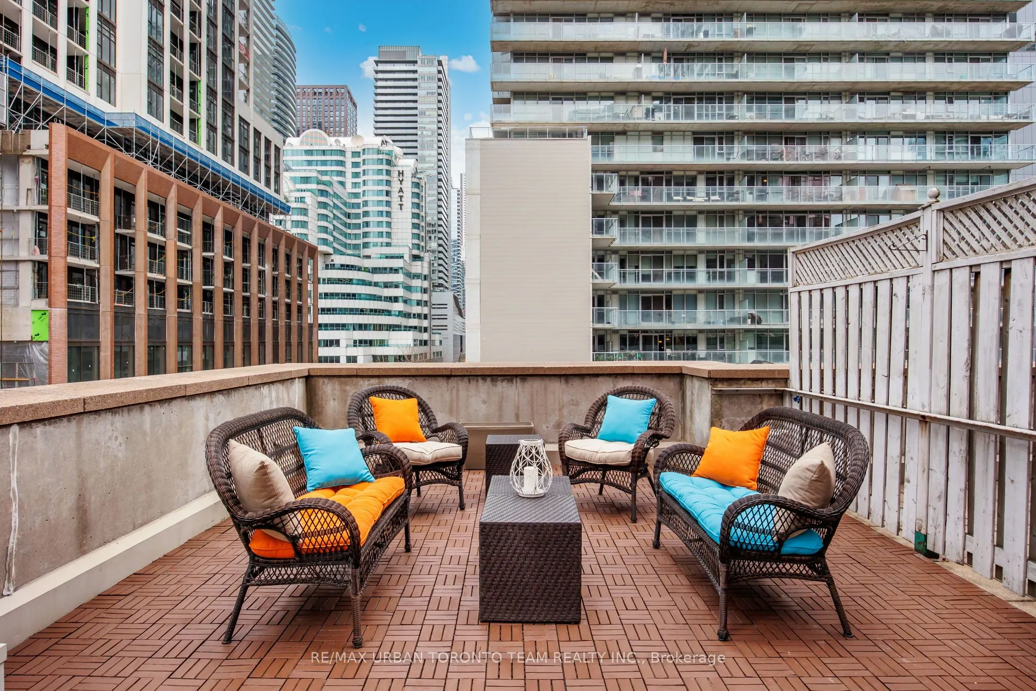 393 King Street W, #401