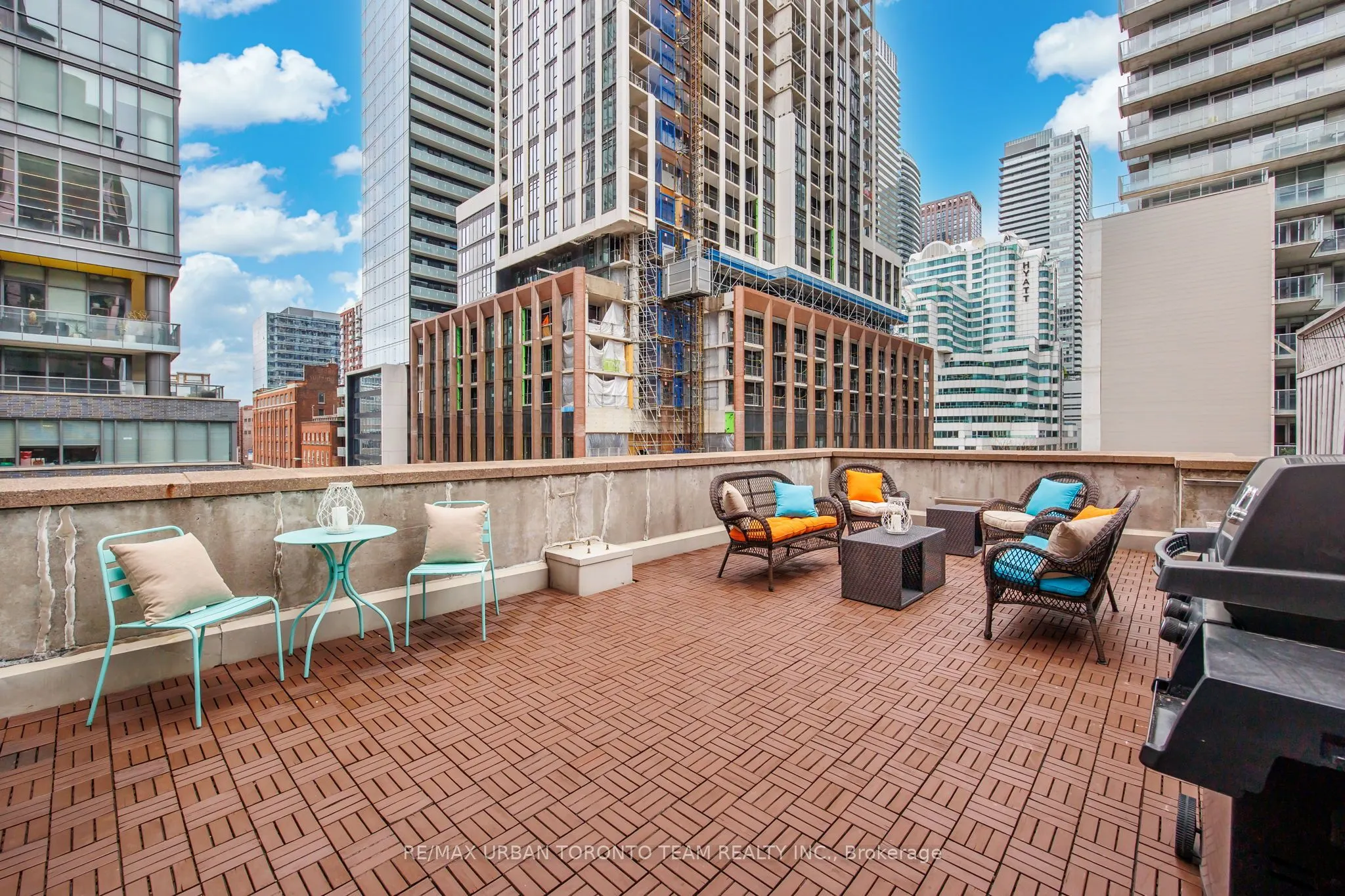 393 King Street W, #401