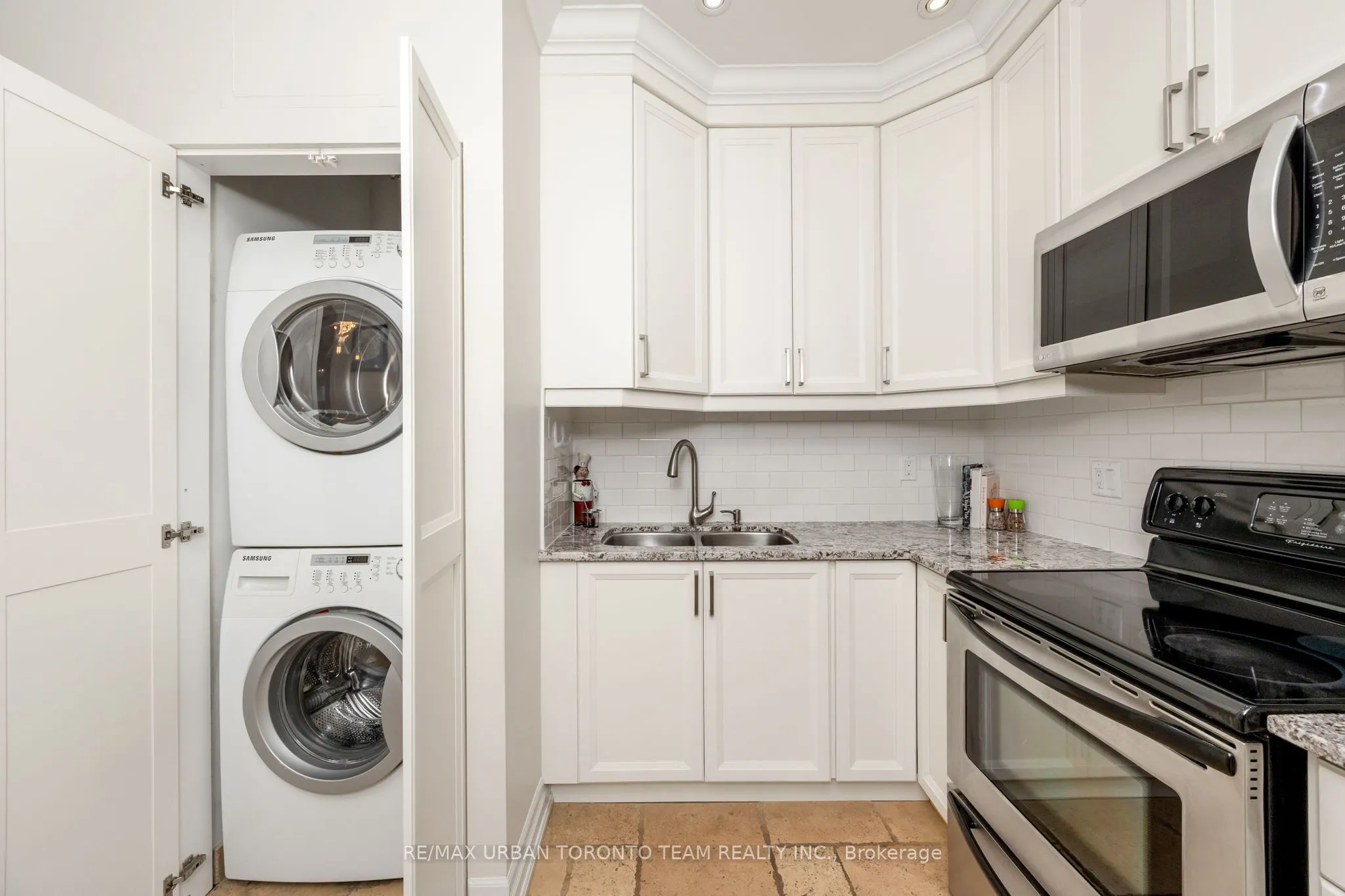 393 King Street W, #401