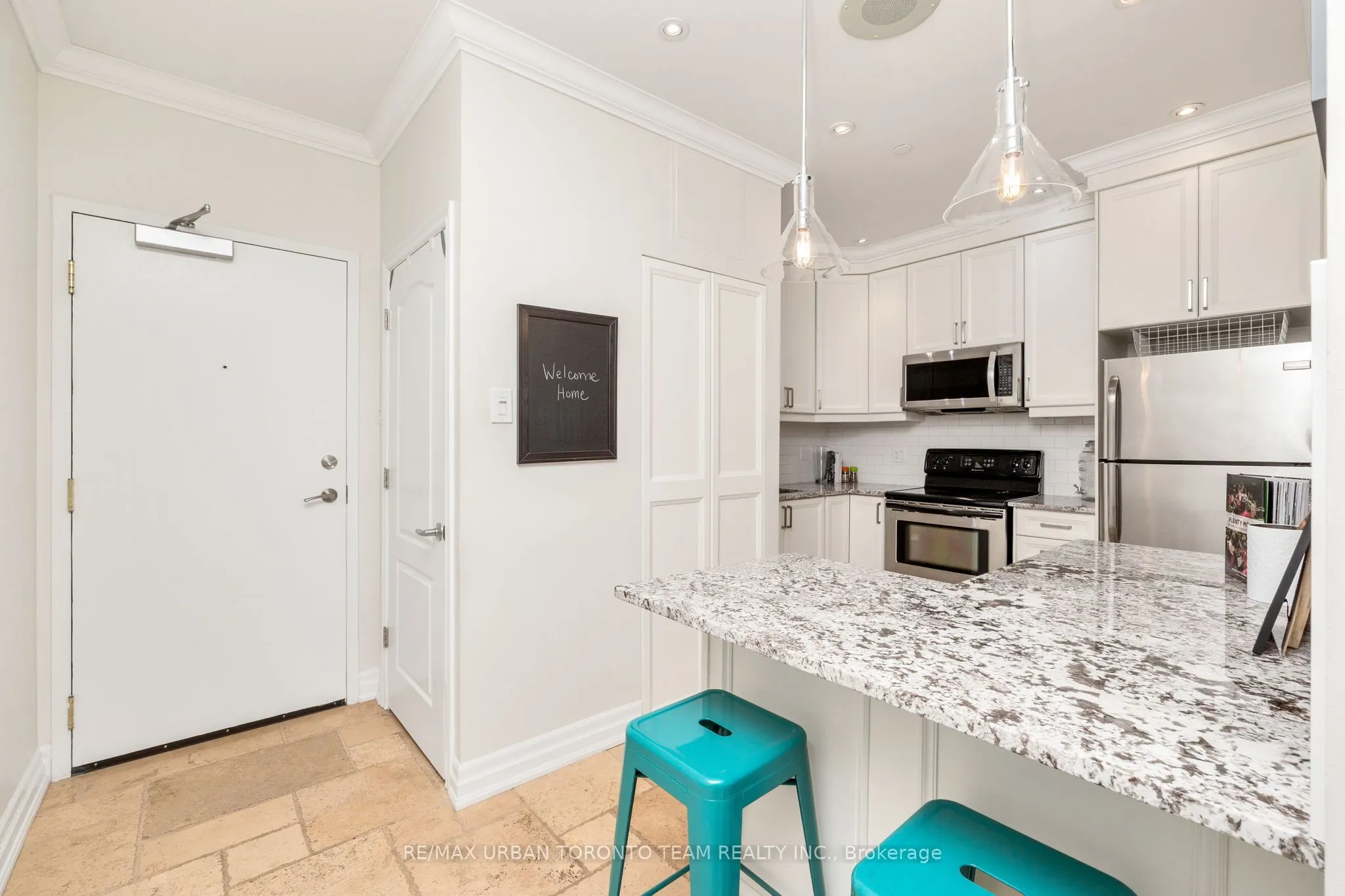 393 King Street W, #401