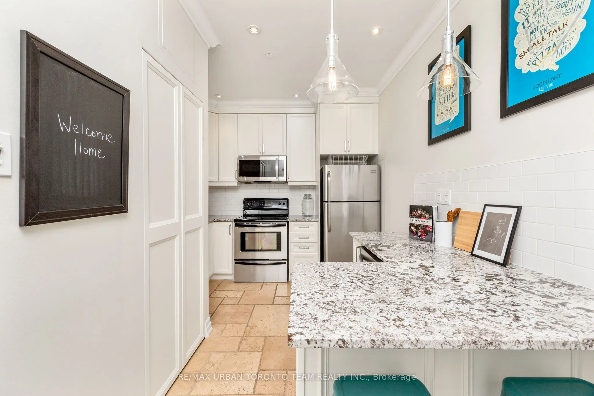 393 King Street W, #401