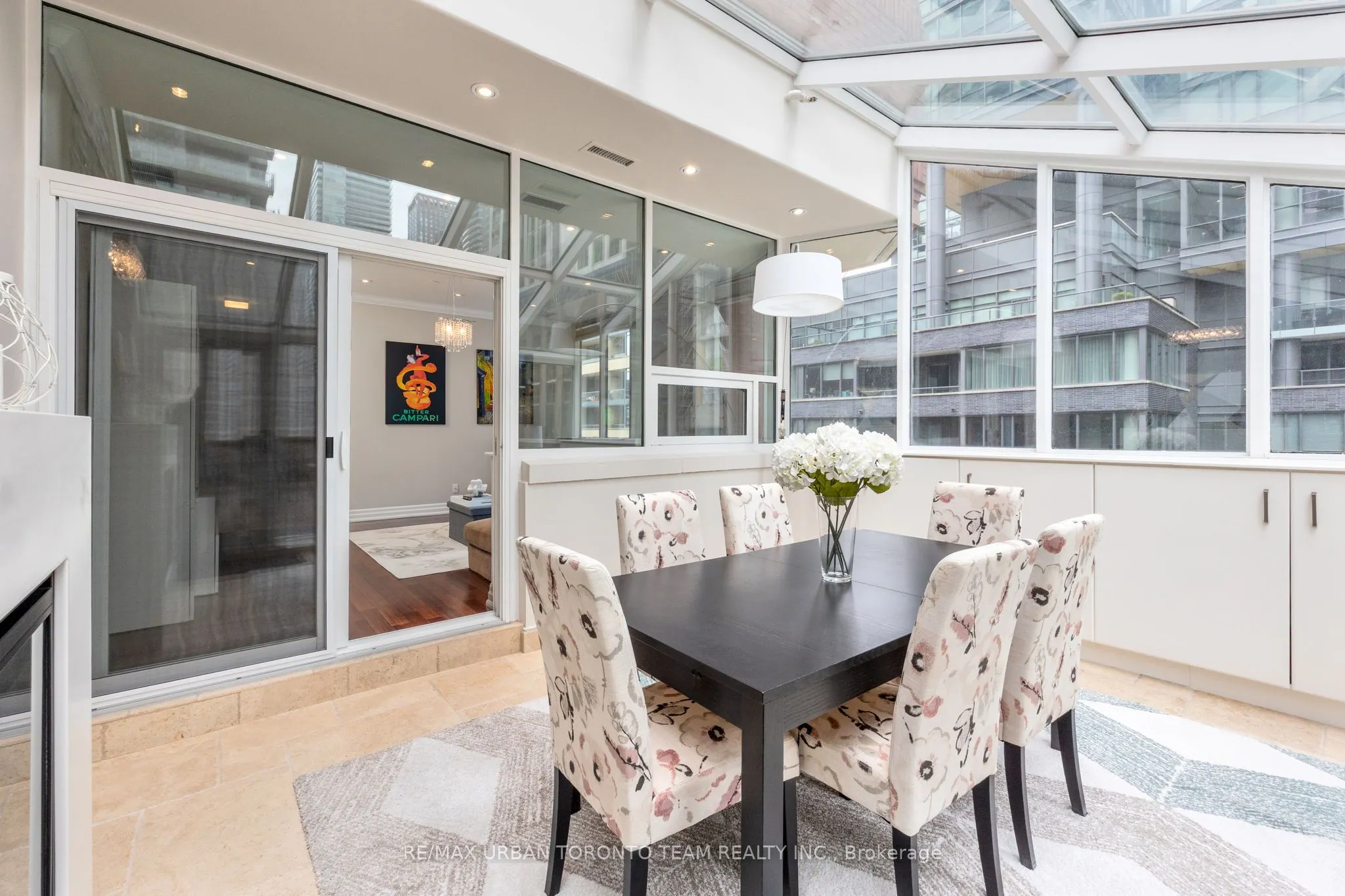 393 King Street W, #401