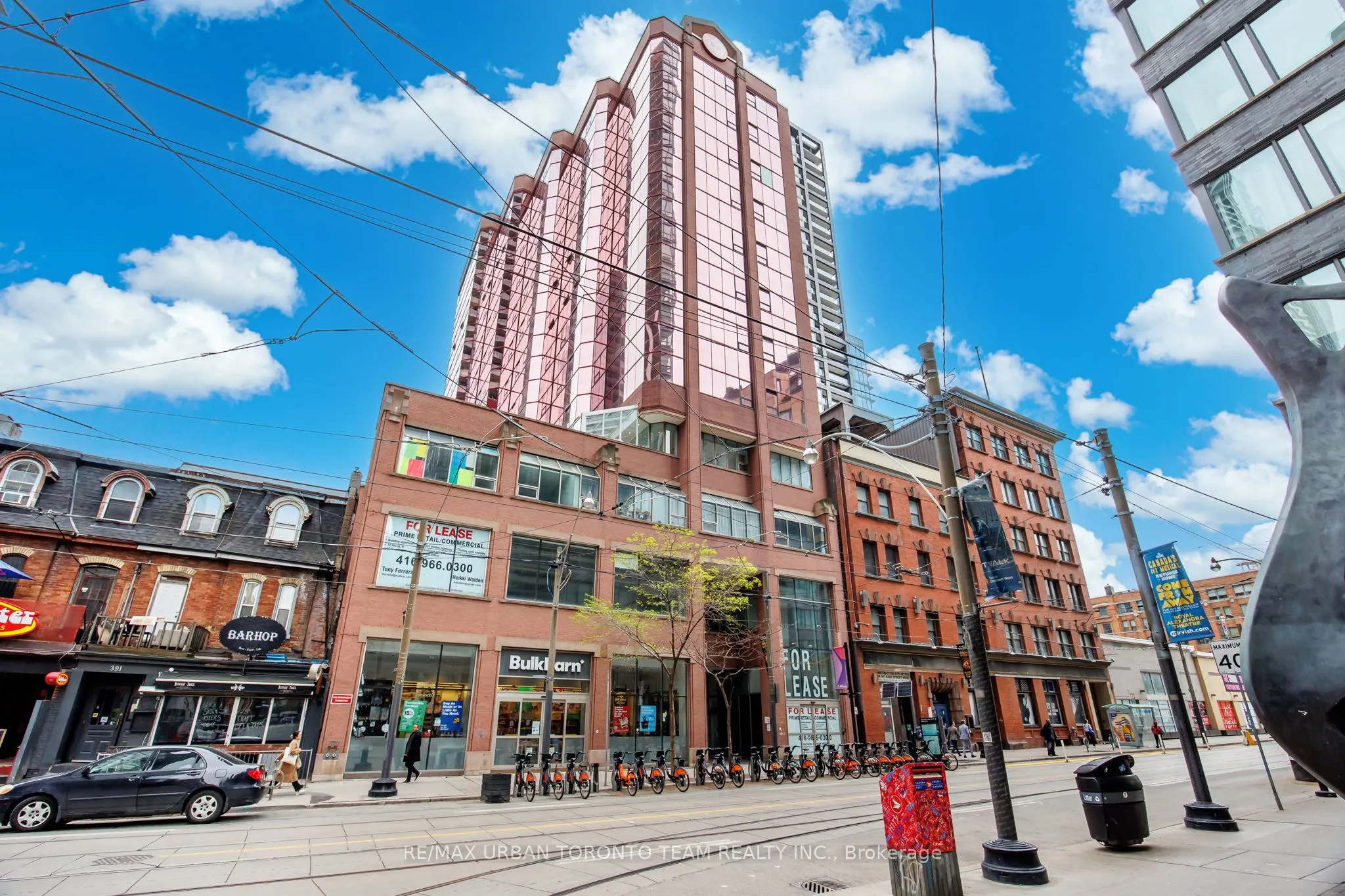 393 King Street W, #401