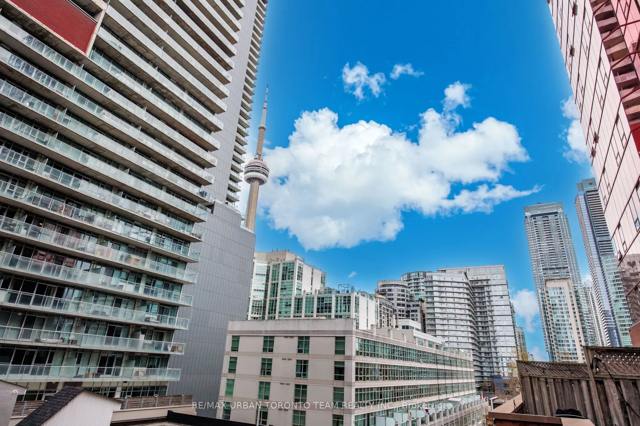 393 King Street W, #401