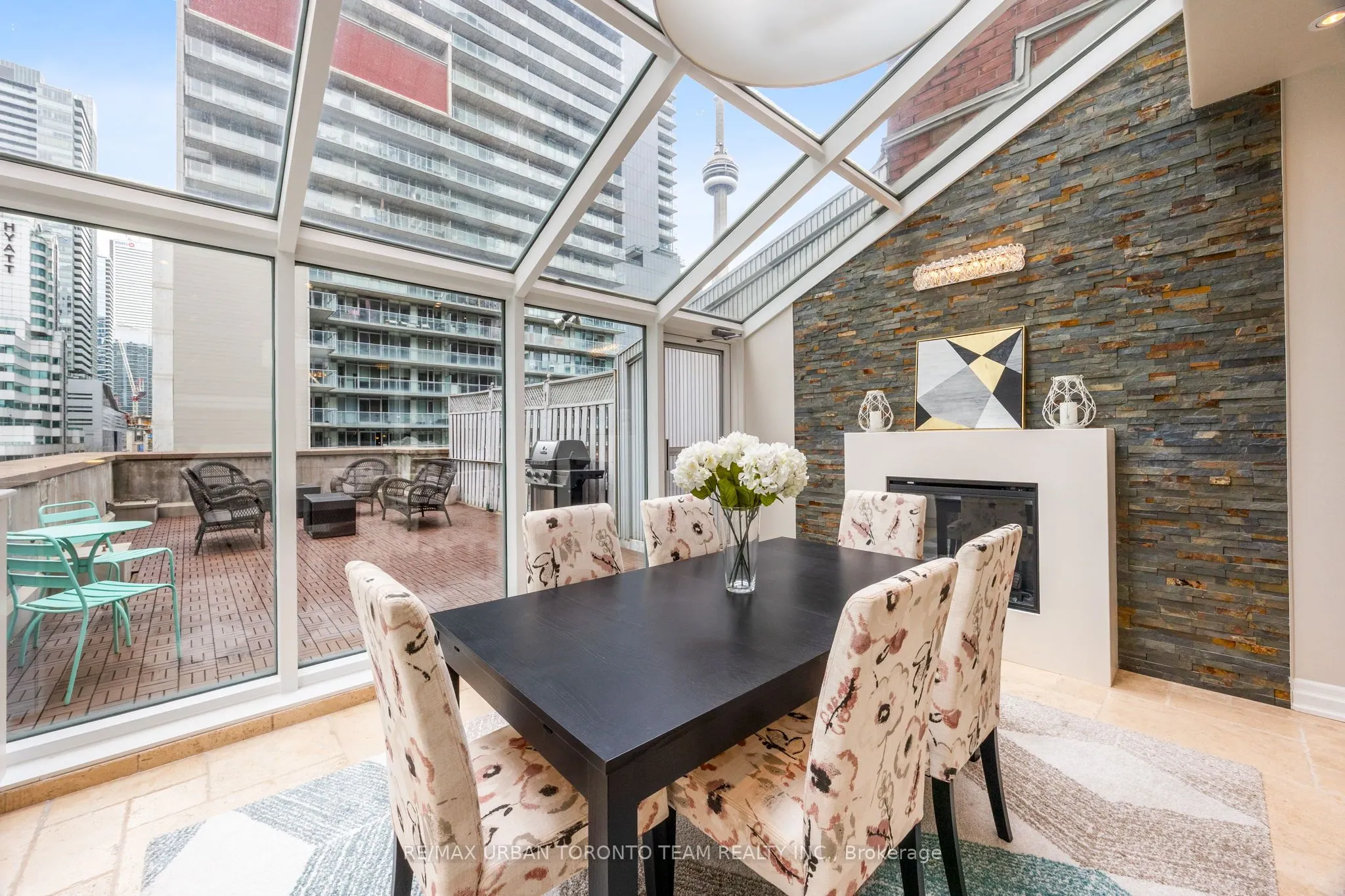 393 King Street W, #401