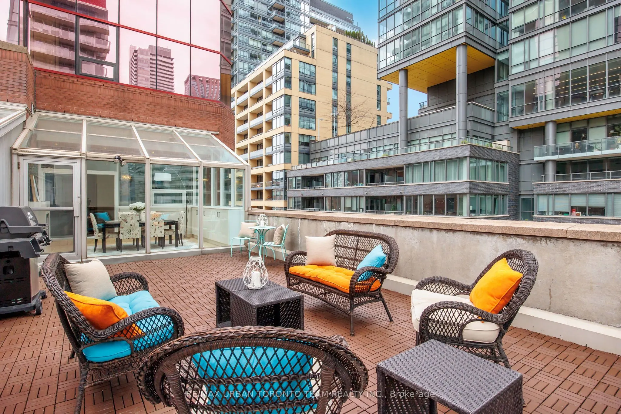 393 King Street W, #401