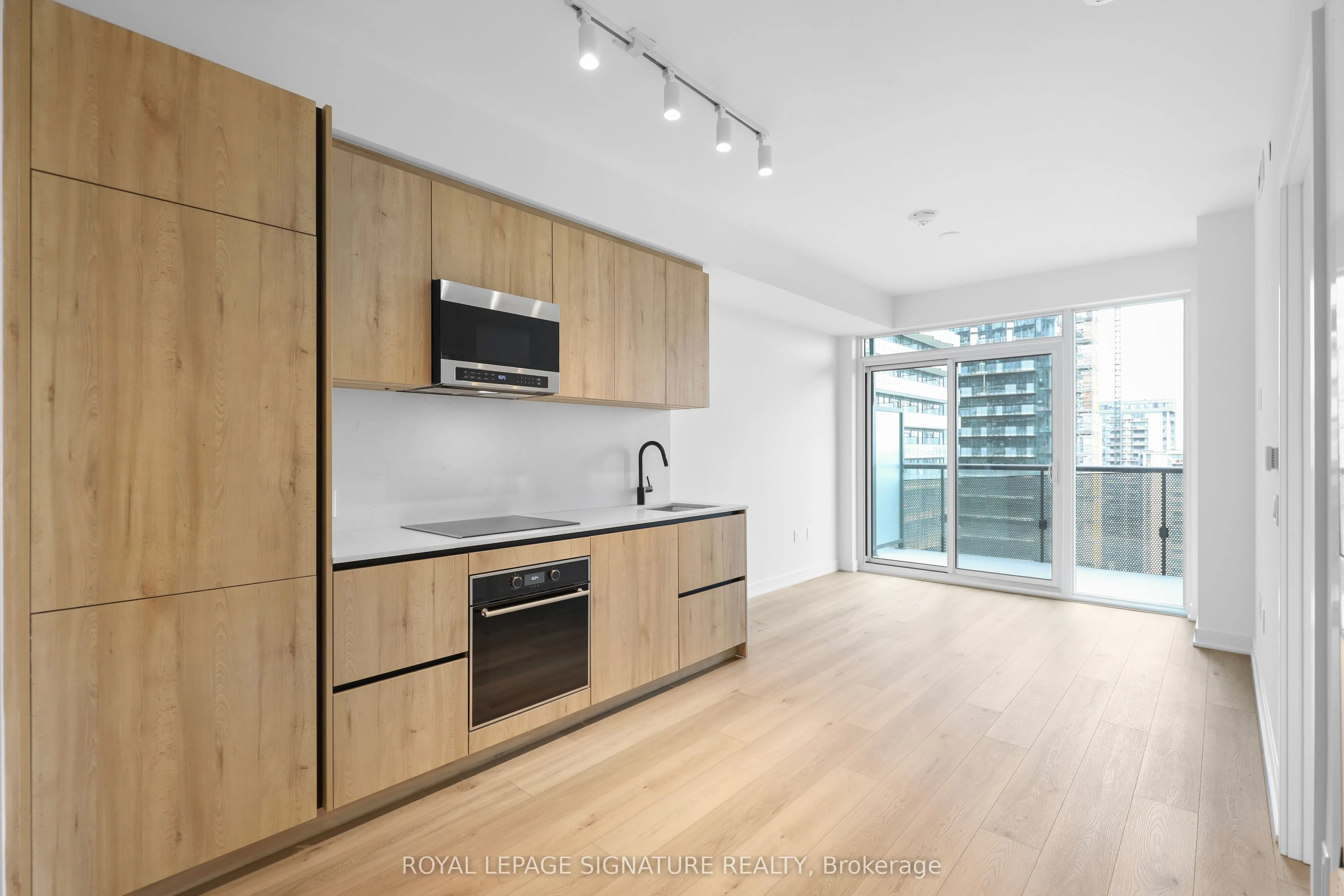 117 Broadway Avenue, #2208