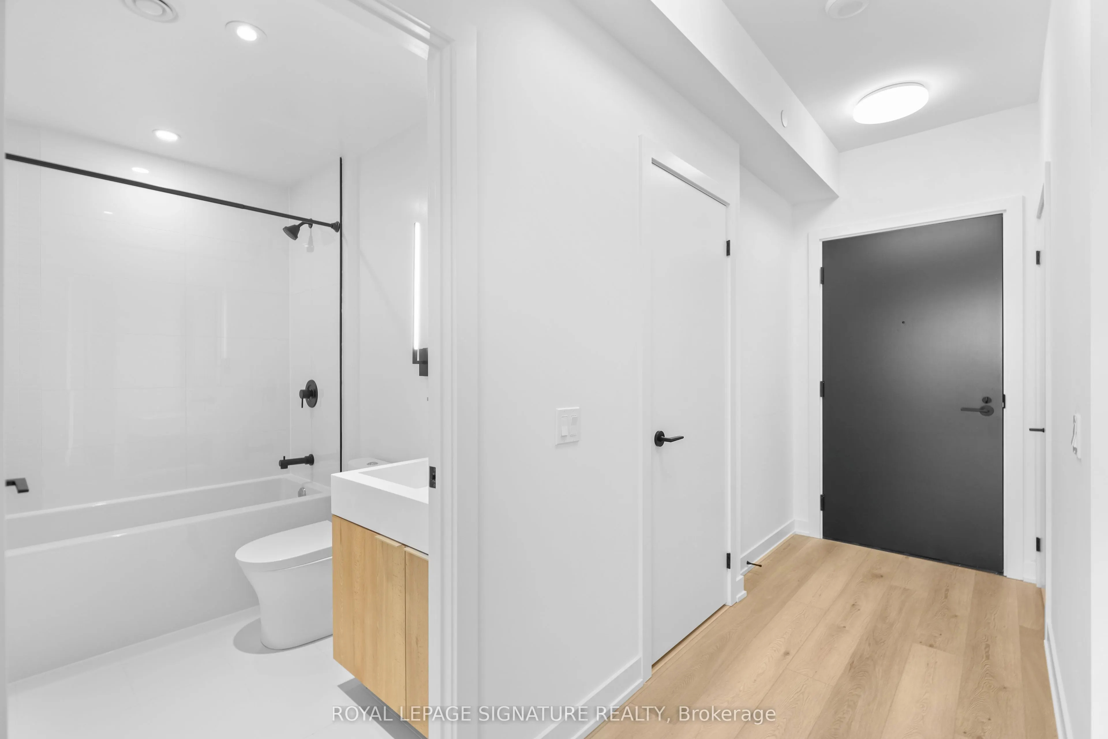 117 Broadway Avenue, #2208