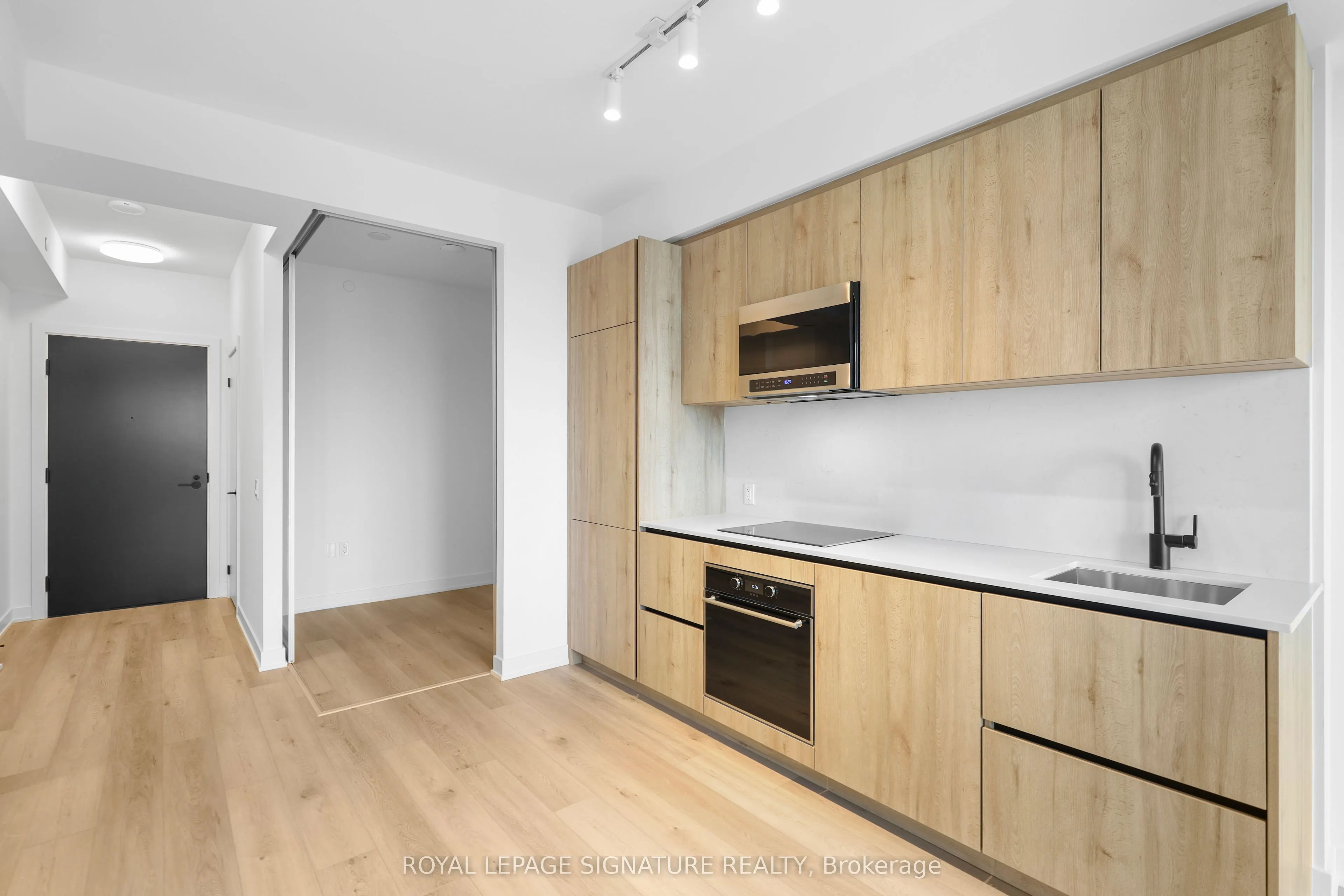 117 Broadway Avenue, #2208