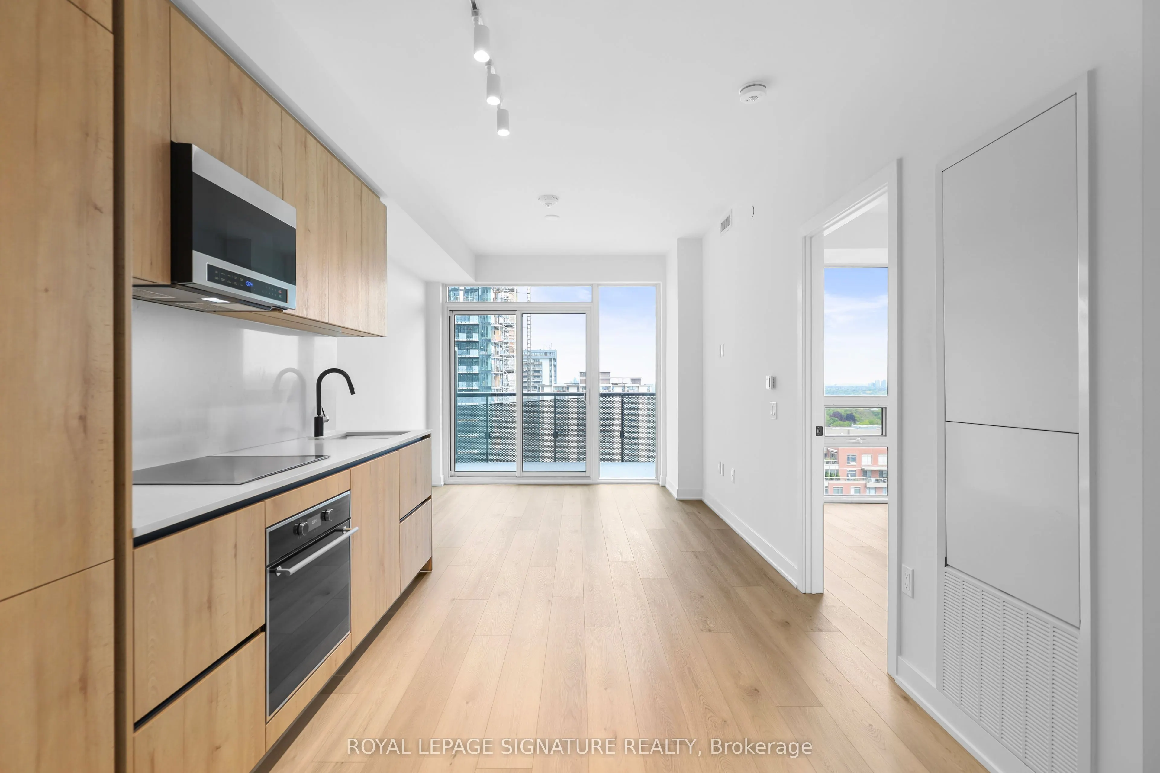 117 Broadway Avenue, #2208