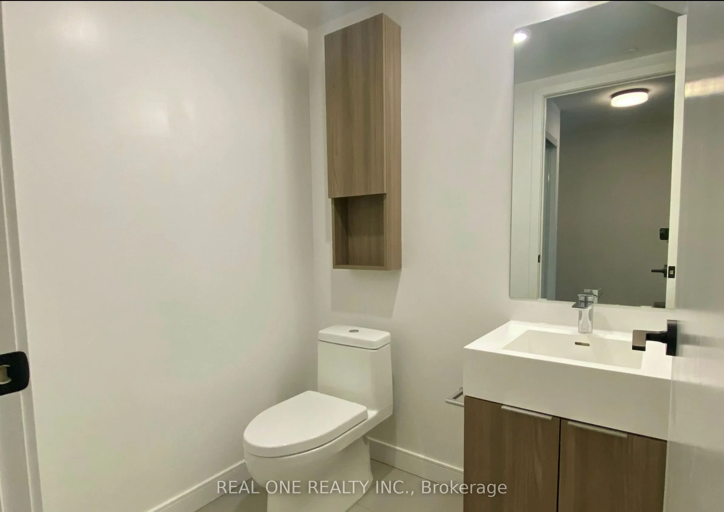 180 Mill Street, #S123