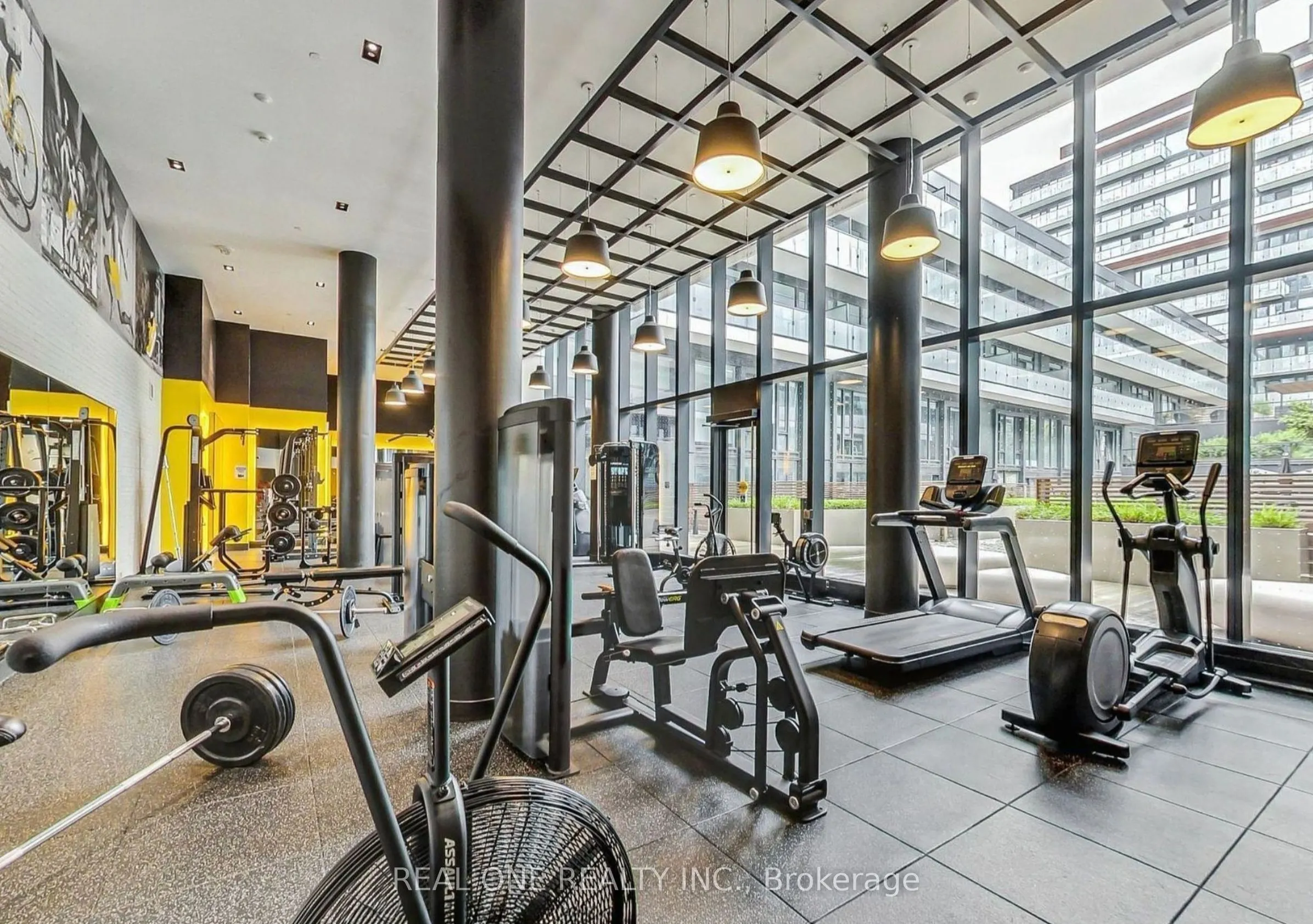 180 Mill Street, #S123