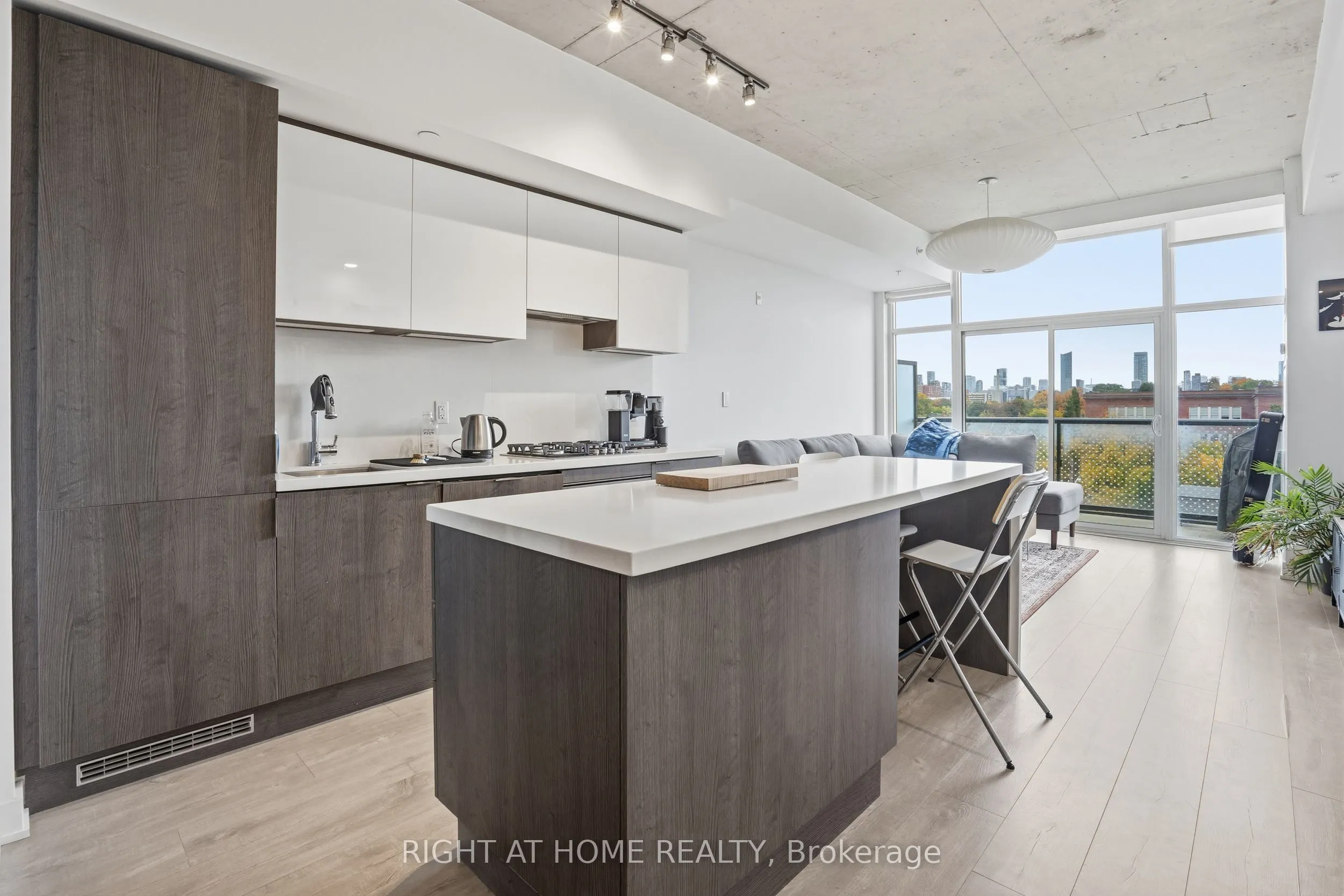 109 Ossington Avenue, #511