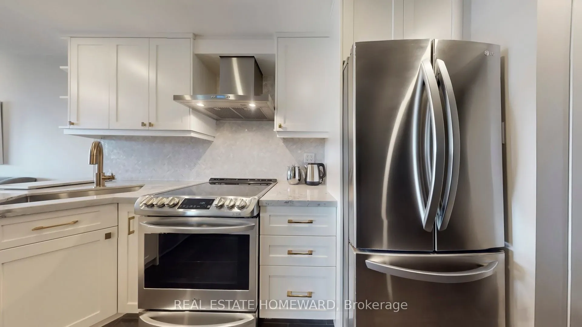 77 Maitland Place, #920