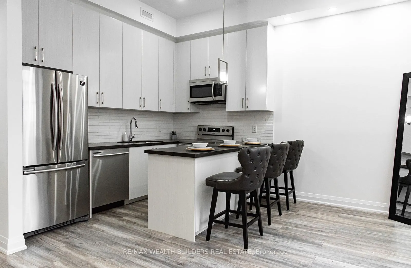 215 Jarvis Street, #1