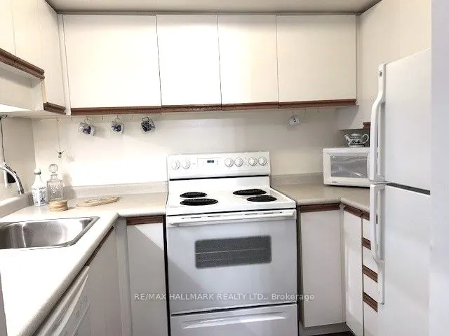 92 King Street E, #216