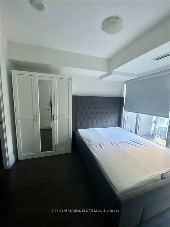 525 Adelaide Street W, #1703