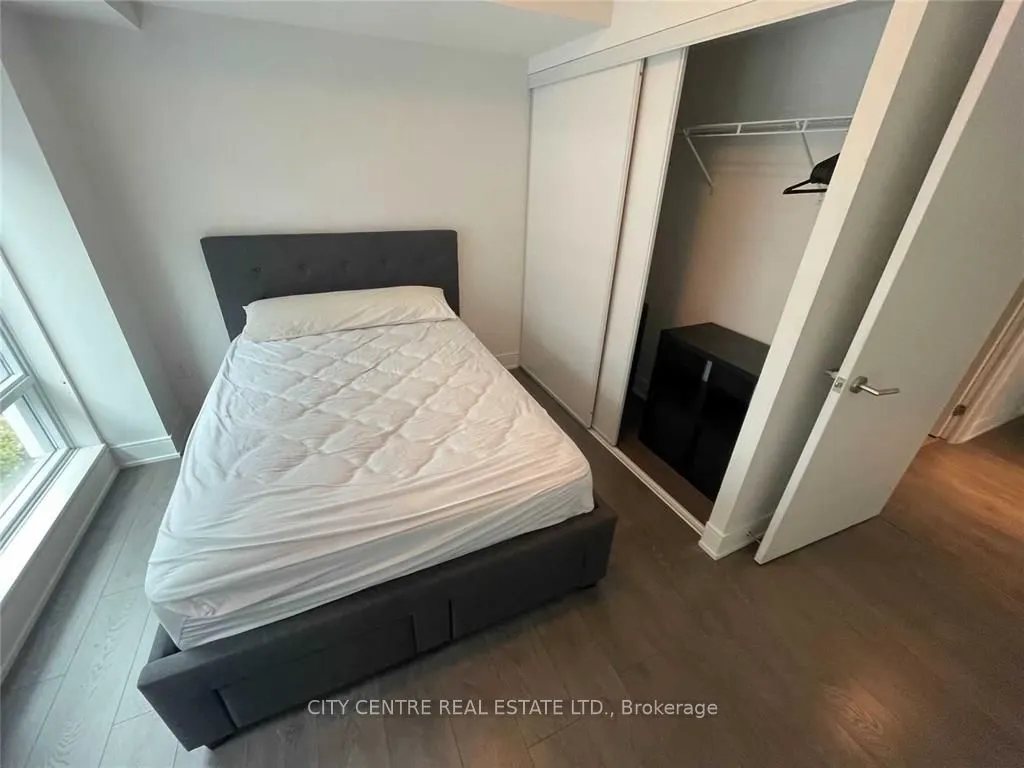 525 Adelaide Street W, #1703