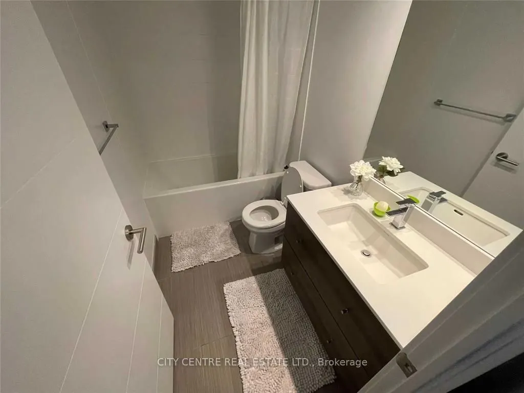 525 Adelaide Street W, #1703