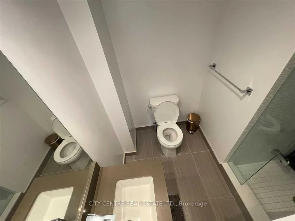 525 Adelaide Street W, #1703