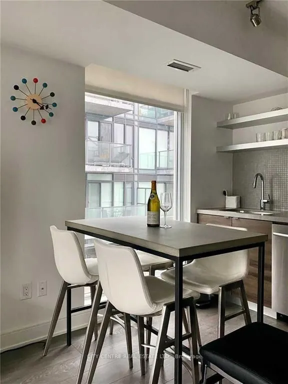 525 Adelaide Street W, #1703