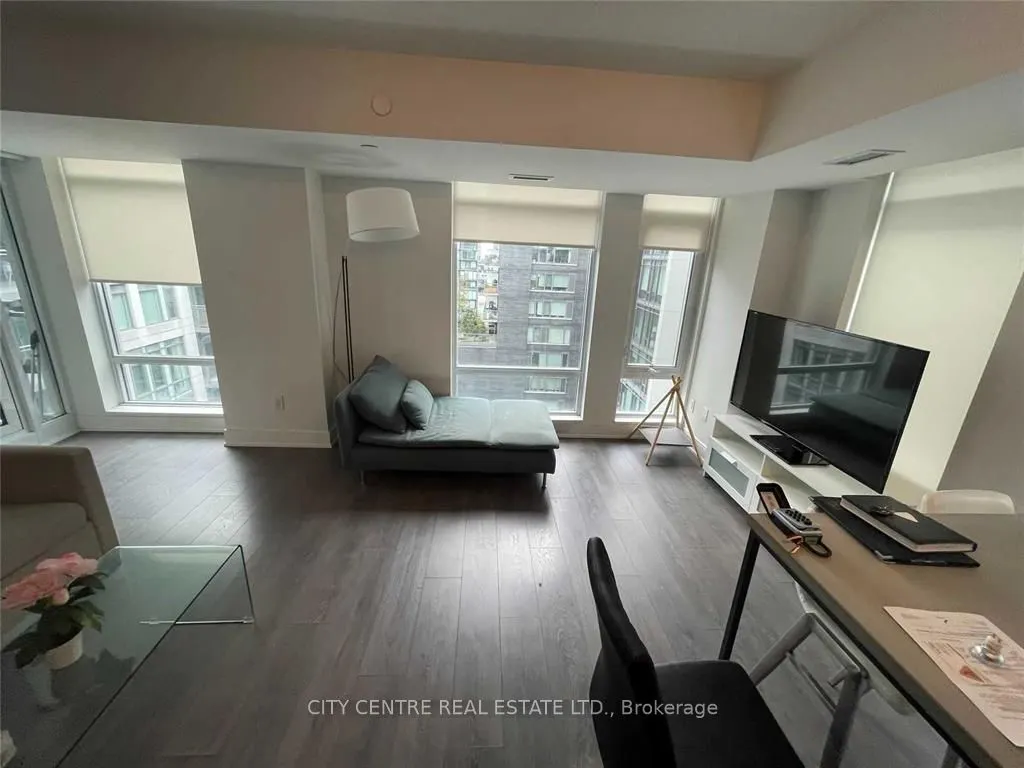 525 Adelaide Street W, #1703