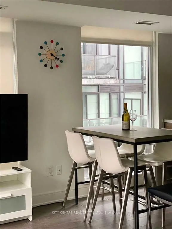 525 Adelaide Street W, #1703