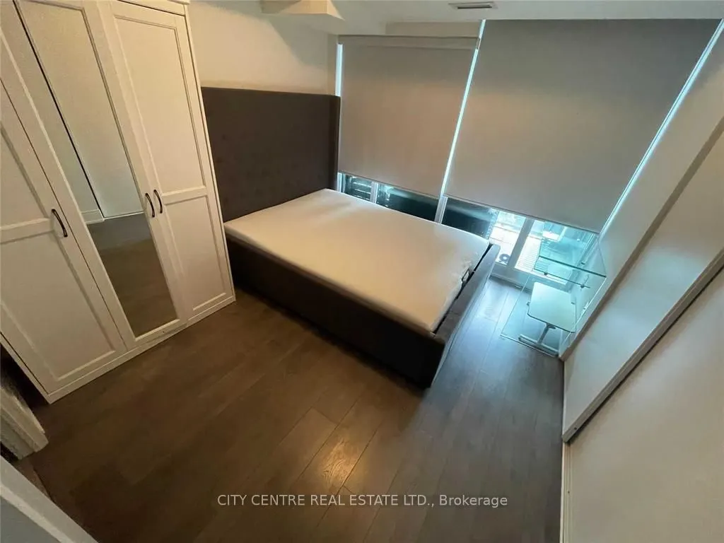 525 Adelaide Street W, #1703