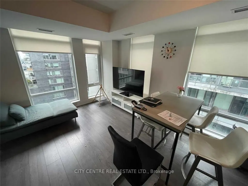 525 Adelaide Street W, #1703