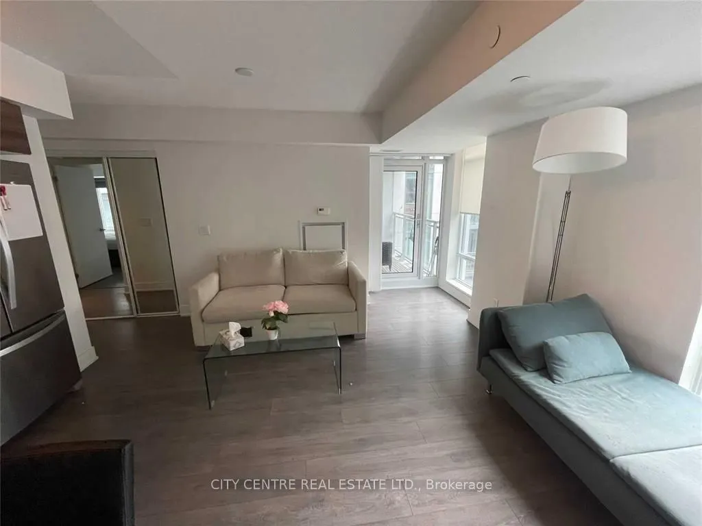 525 Adelaide Street W, #1703