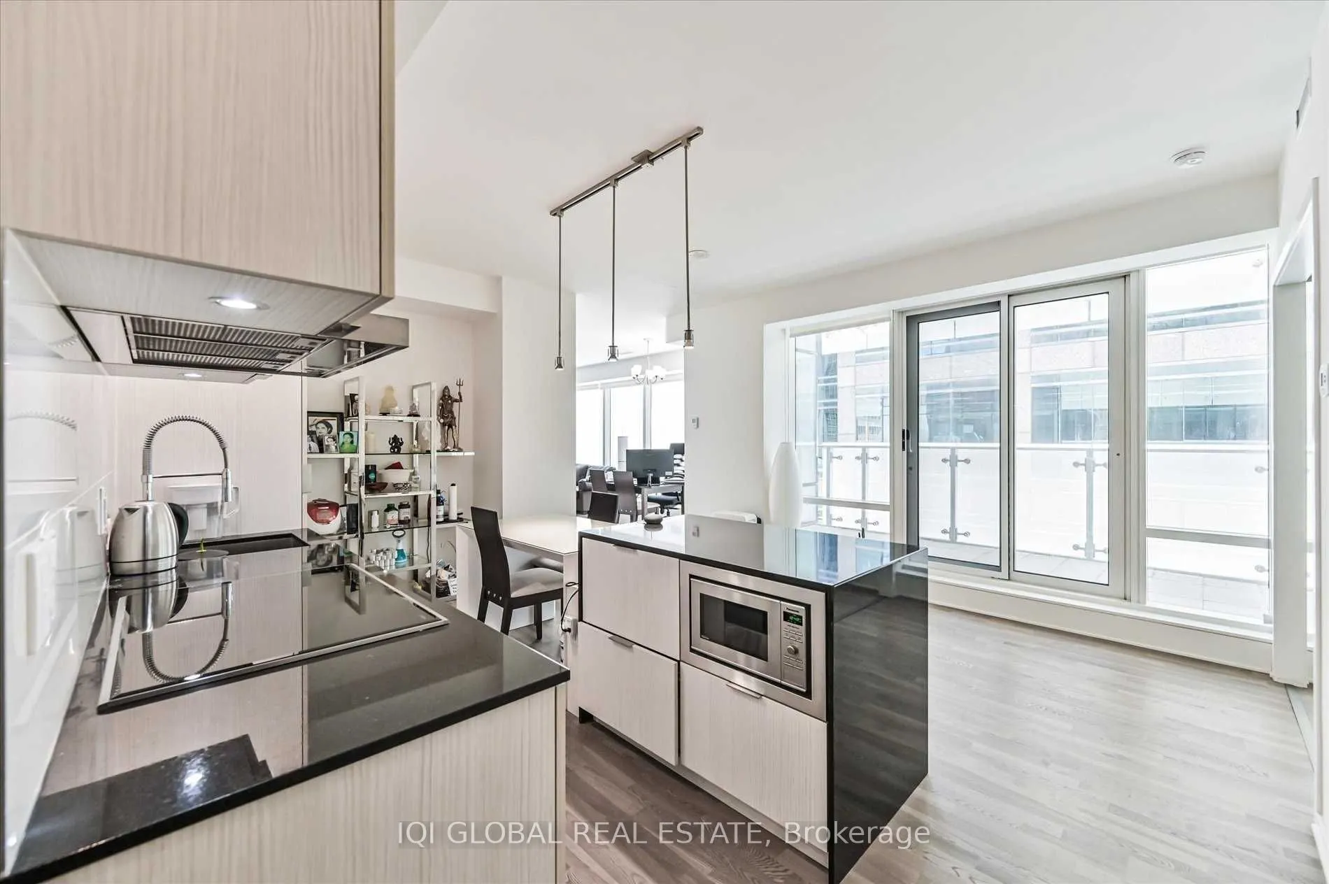 1 Bloor Street Street E, #426