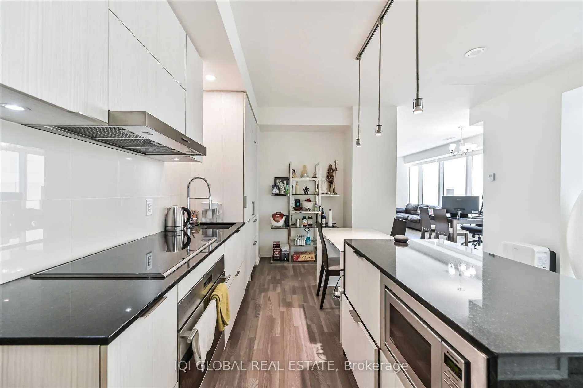 1 Bloor Street Street E, #426