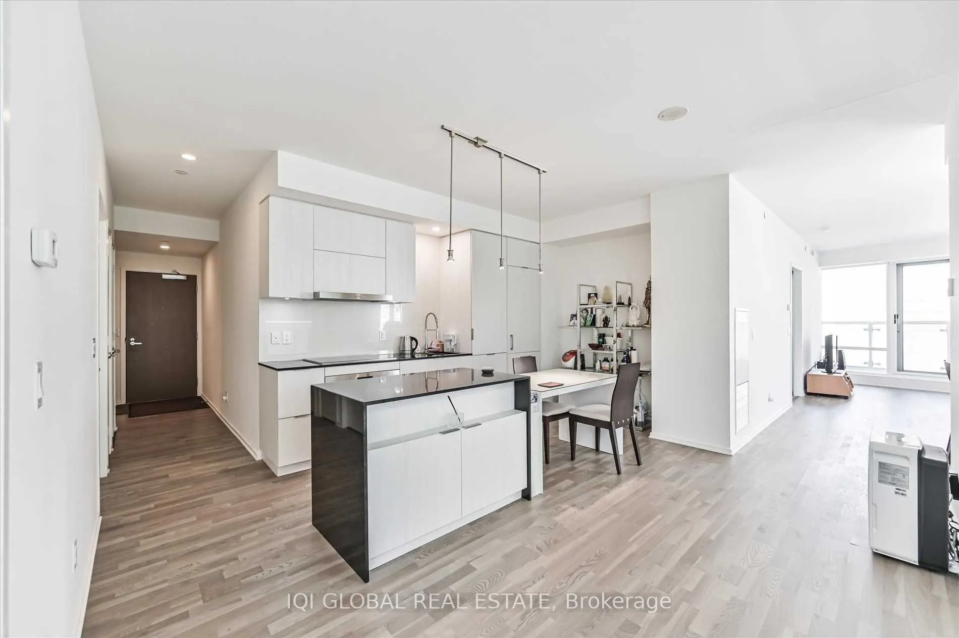 1 Bloor Street Street E, #426