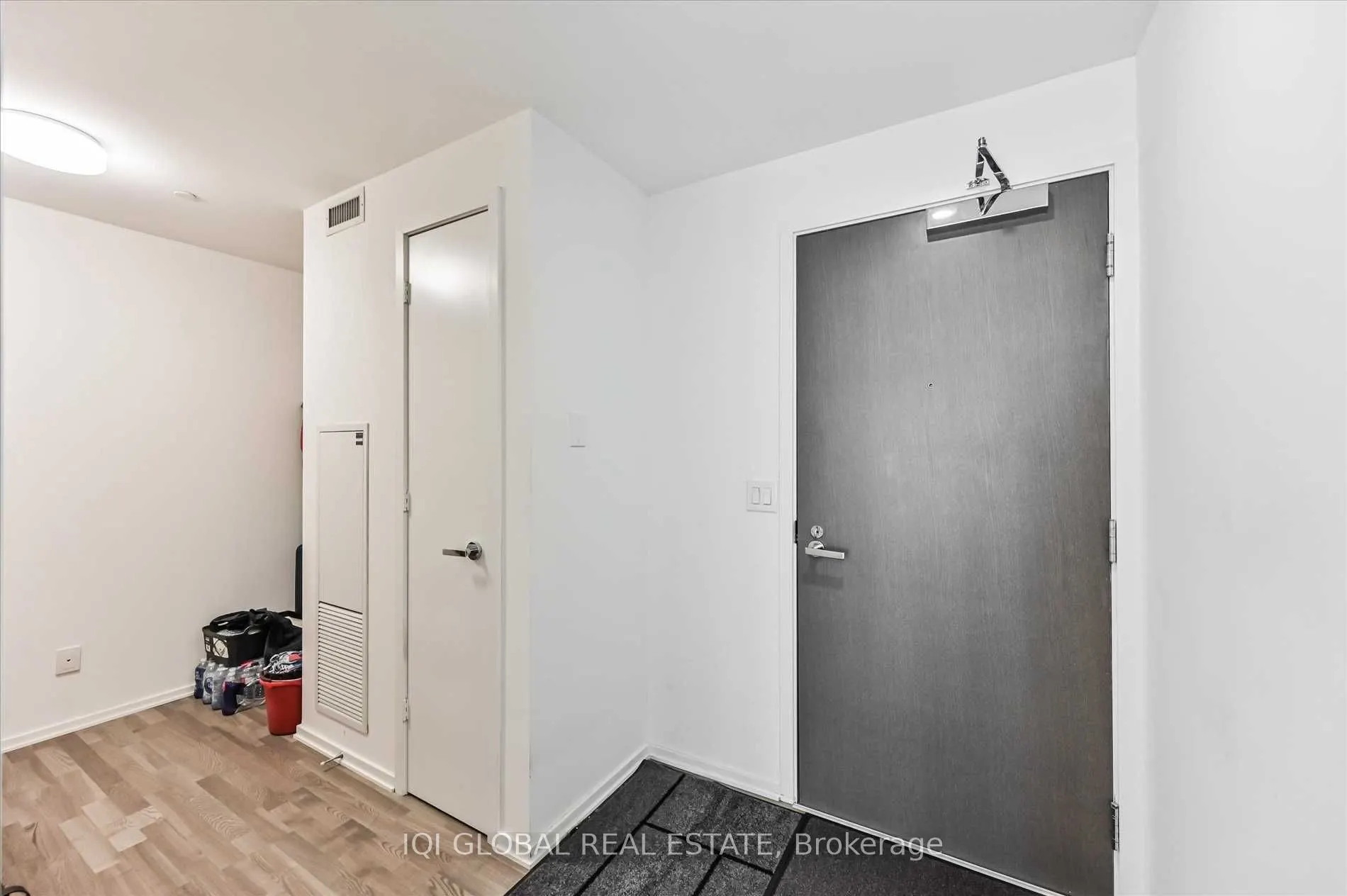 1 Bloor Street Street E, #426