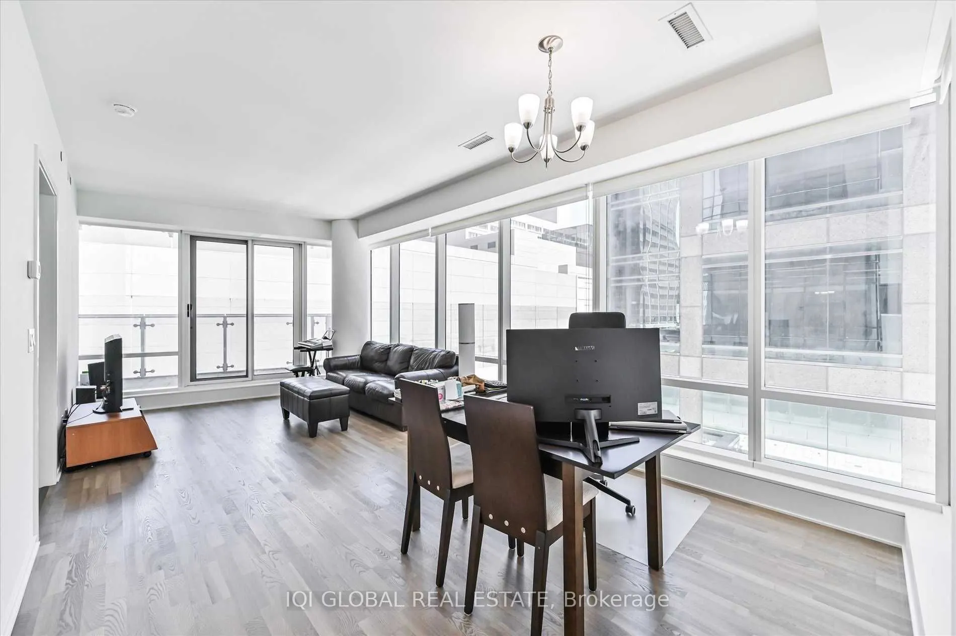 1 Bloor Street Street E, #426