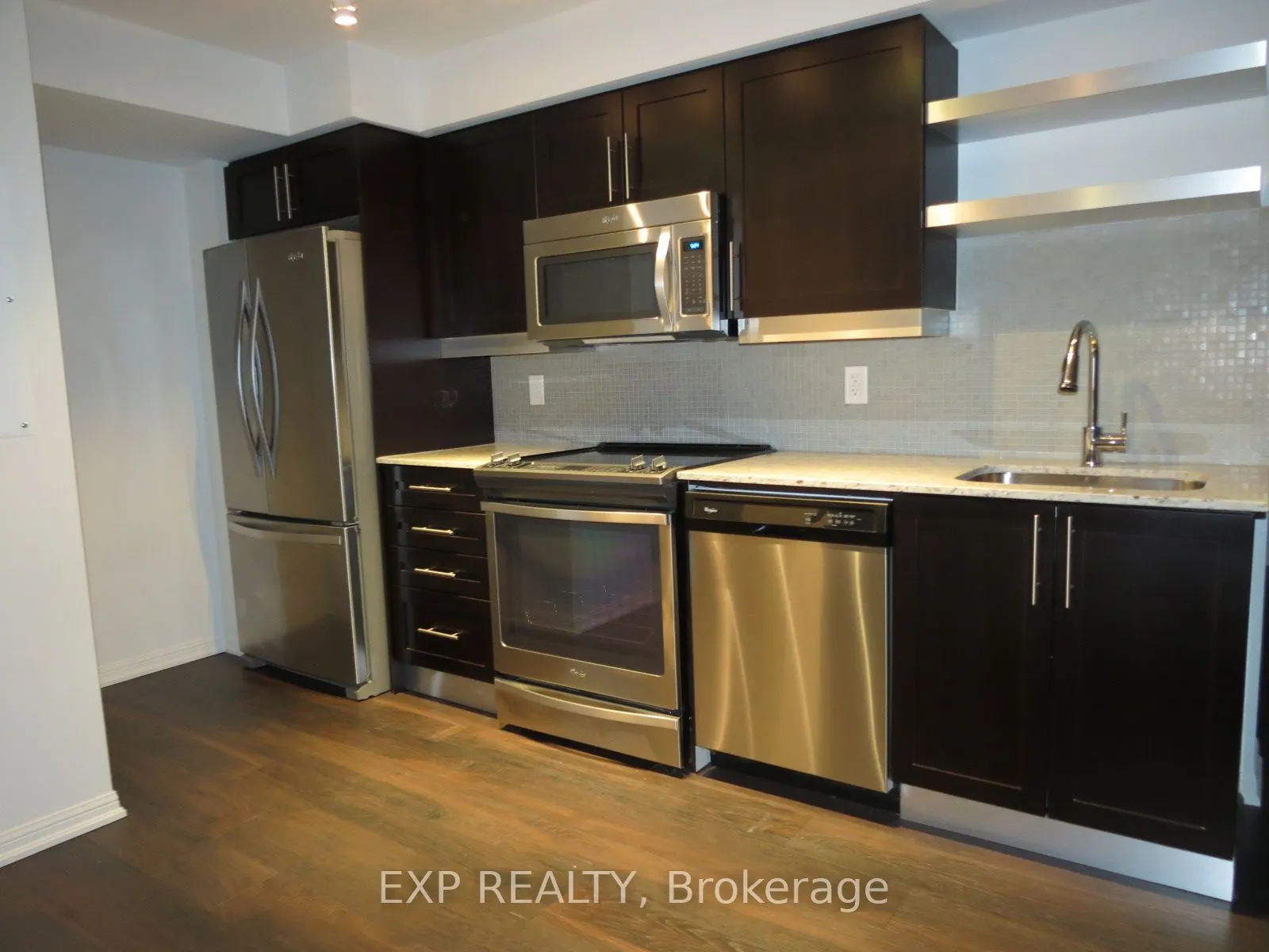 400 Adelaide Street, #1501