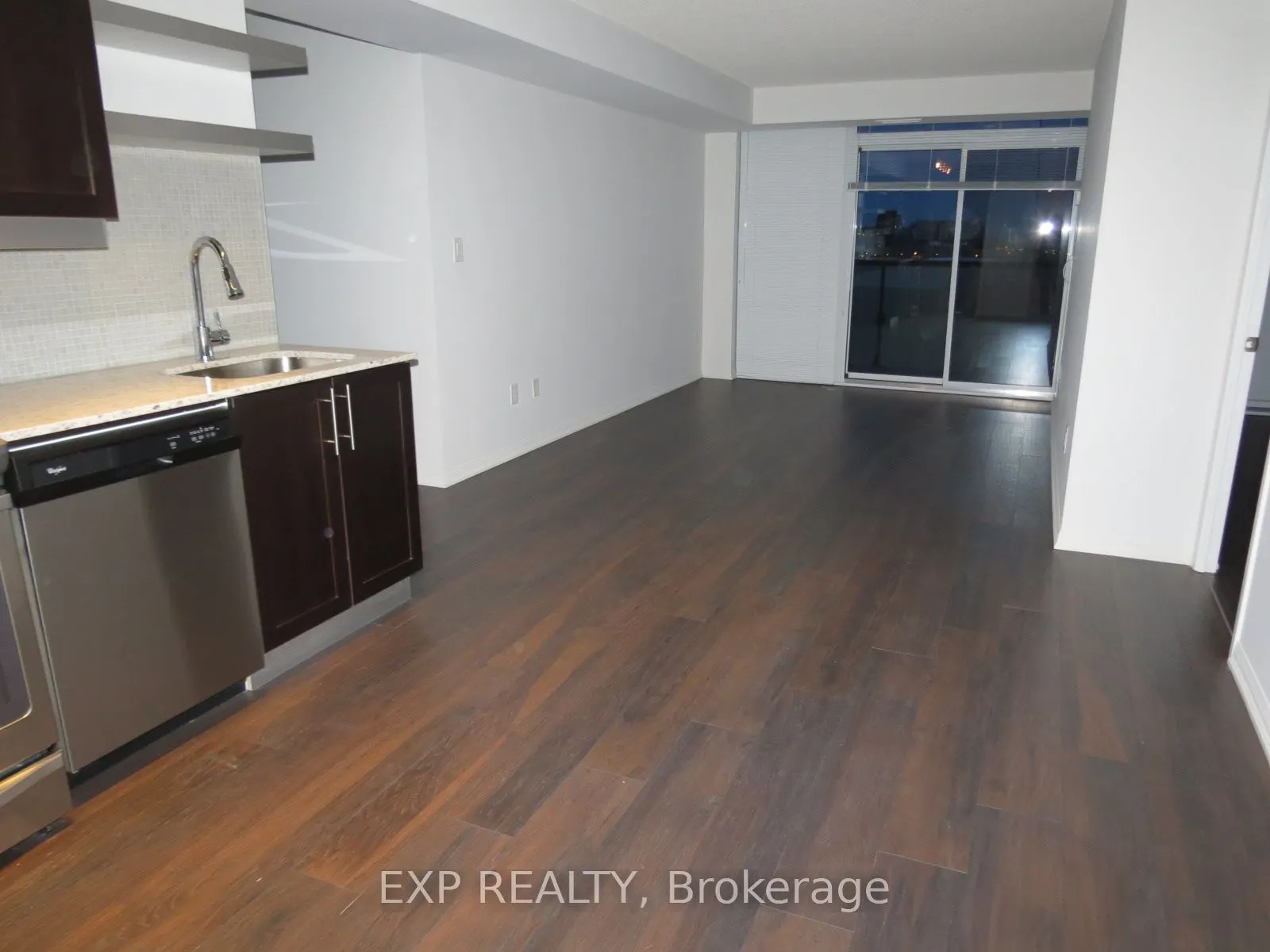 400 Adelaide Street, #1501