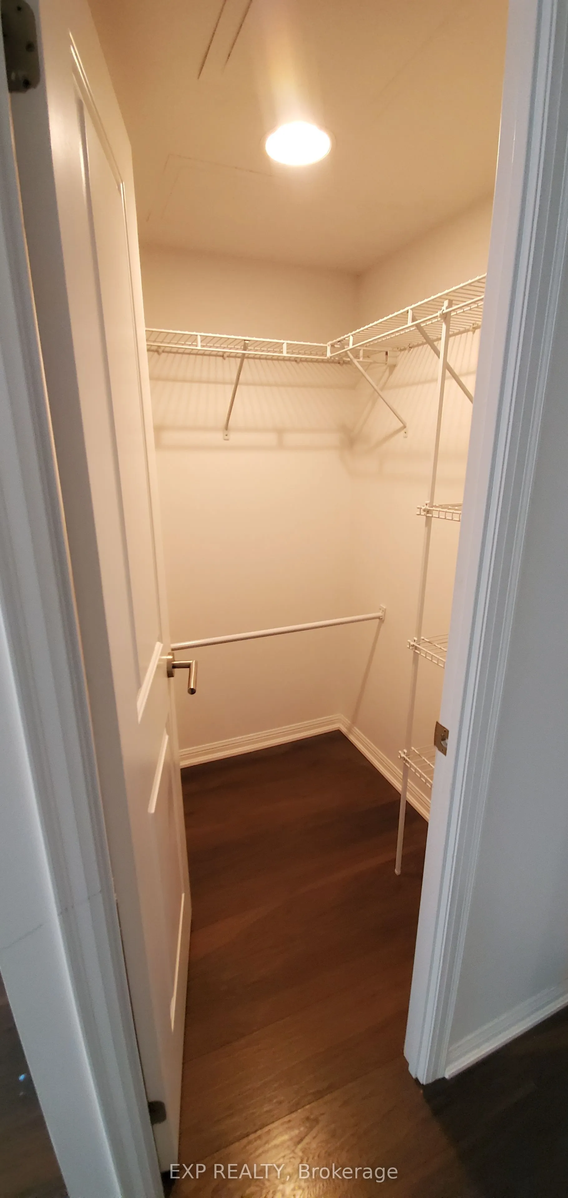 400 Adelaide Street, #1501