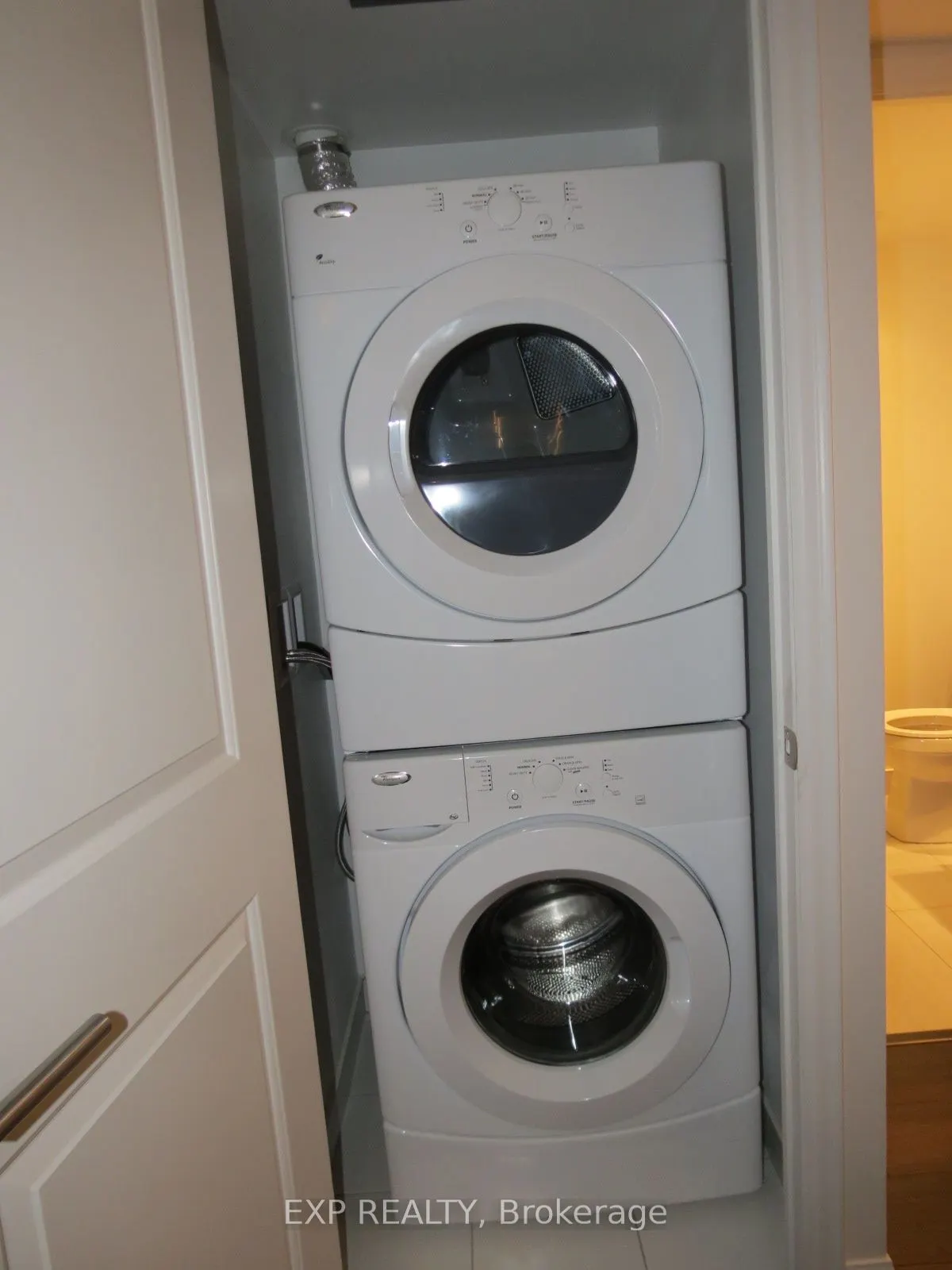 400 Adelaide Street, #1501