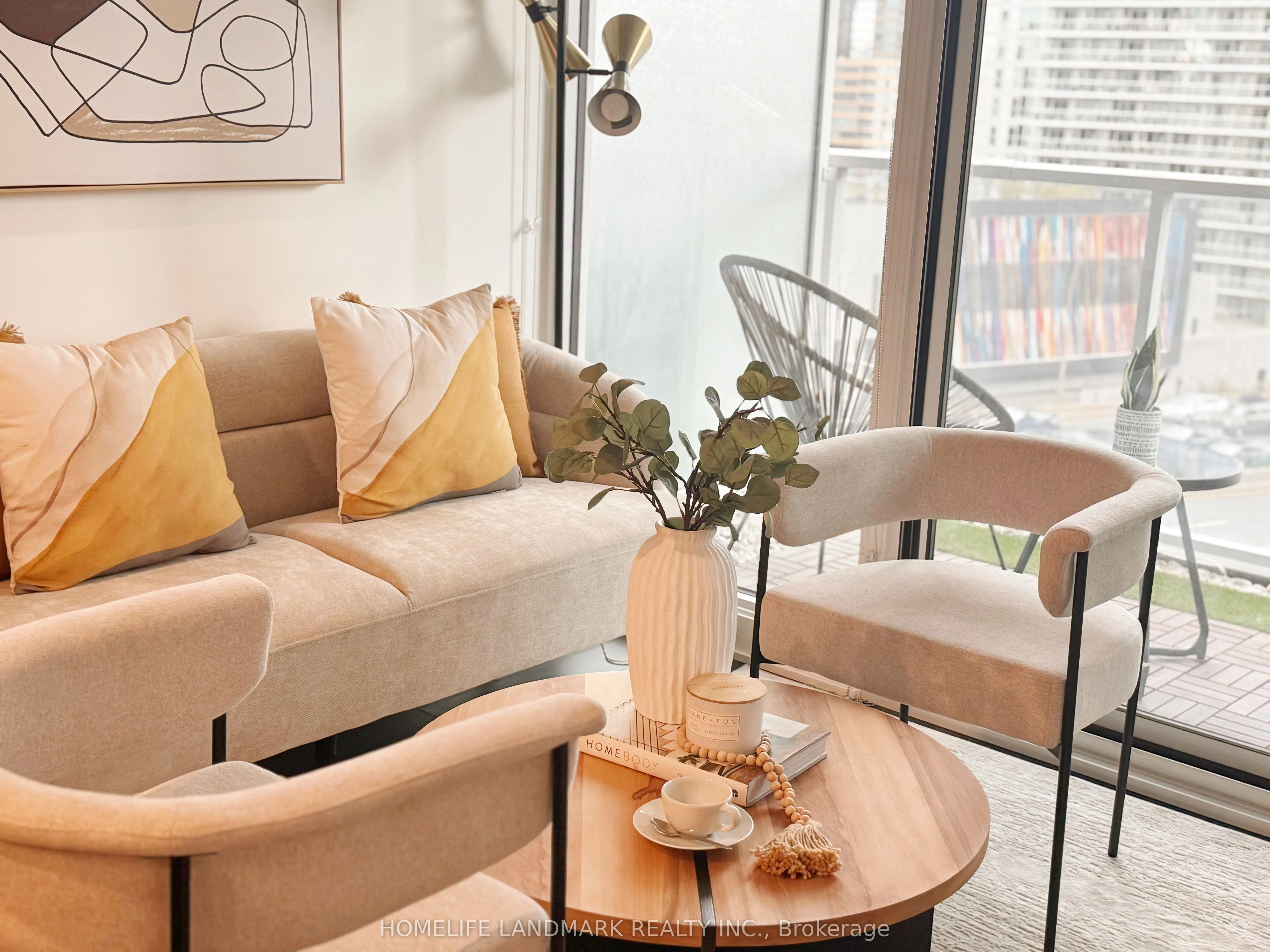 19 Bathurst Street, #1110