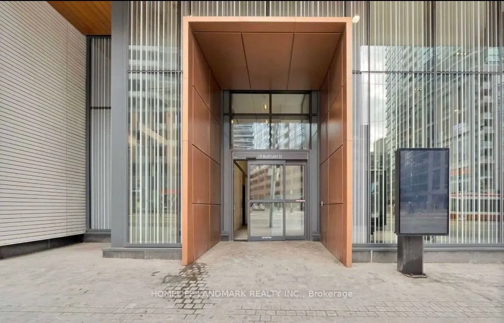 19 Bathurst Street, #1110