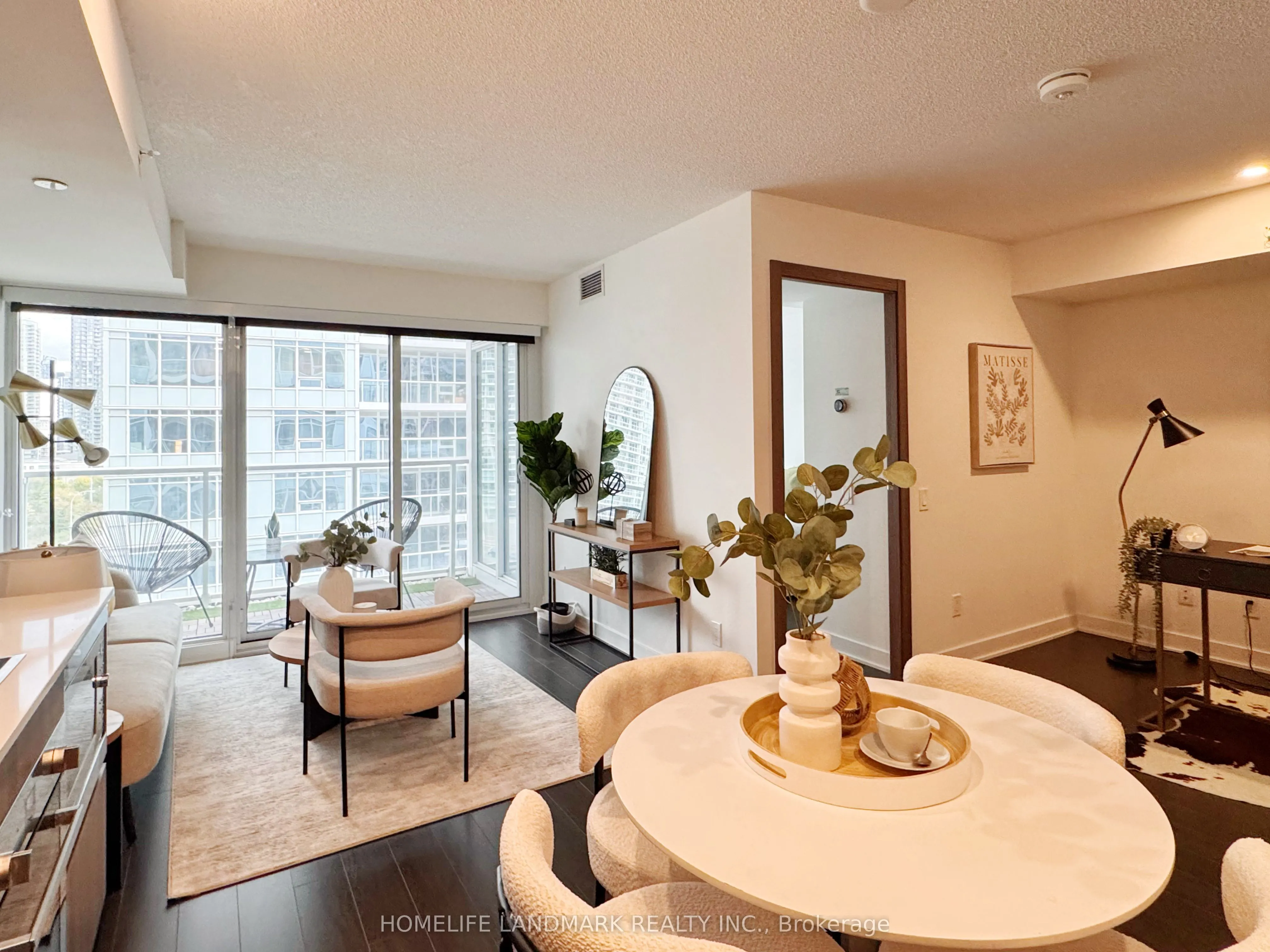 19 Bathurst Street, #1110